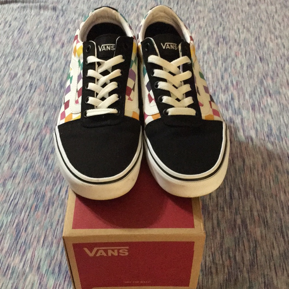 - VANS - Picture 4 of 6